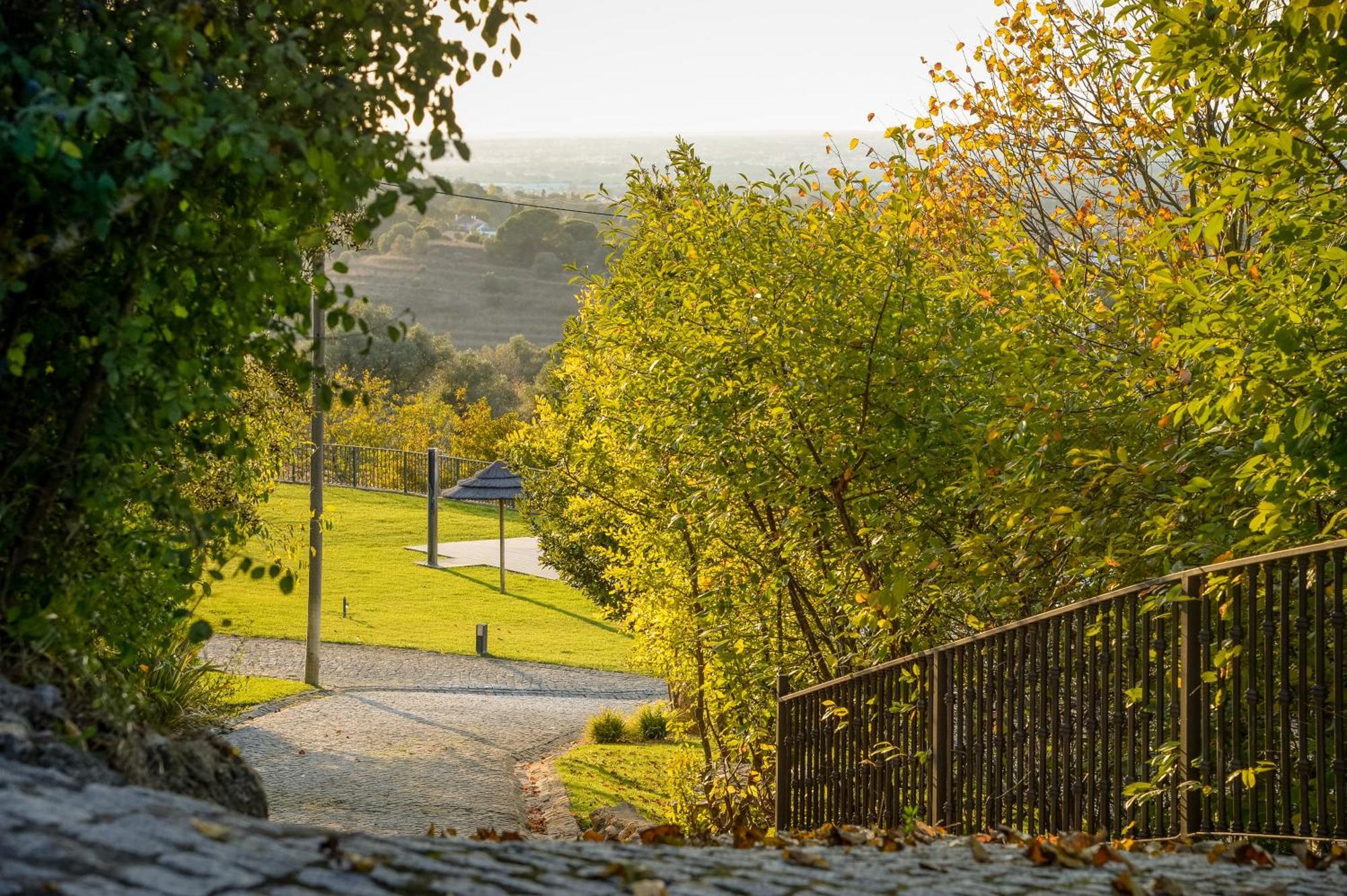 Quinta Do Louro Guest House Palmela Exterior photo